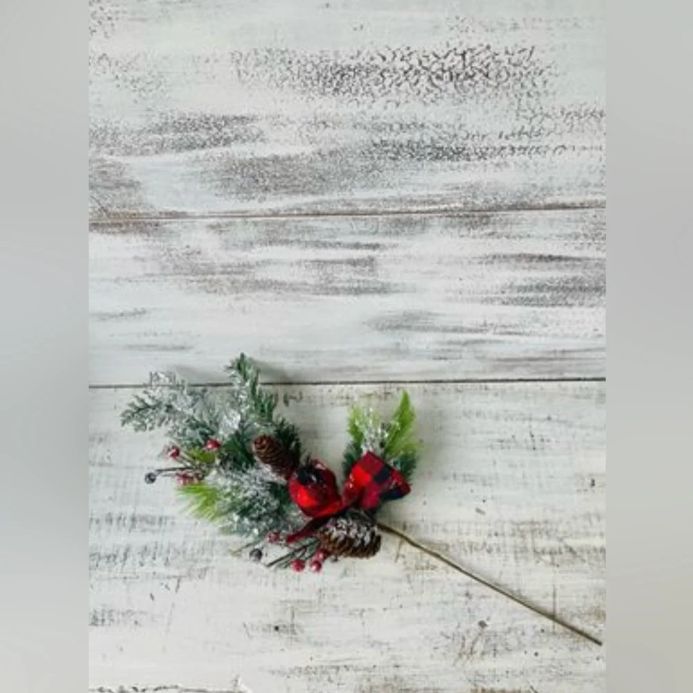 *Sparkle Buffalo Check Pine Spray